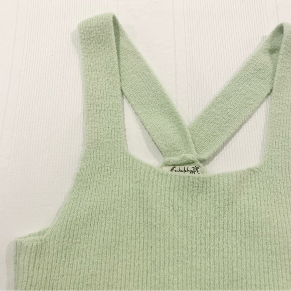 ✨ FREE PEOPLE GREEN TOP ✨ - Picture 2 of 5
